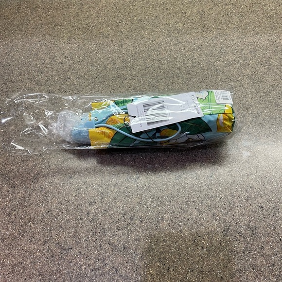 🆕 Vera Bradley 🍋 “Lemon Grove” 🍋 Automatic Mini Travel Umbrella - Picture 2 of 3